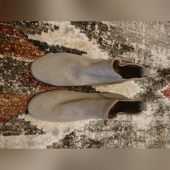 Womens Gray Chelsea Boots - Picture 1 of 7